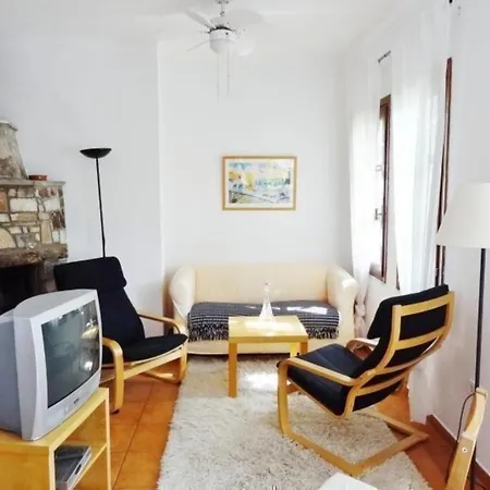 Fuer 6 Personen In Megalos Prinos, Nordgriechenland Holiday home Mikros Prinos